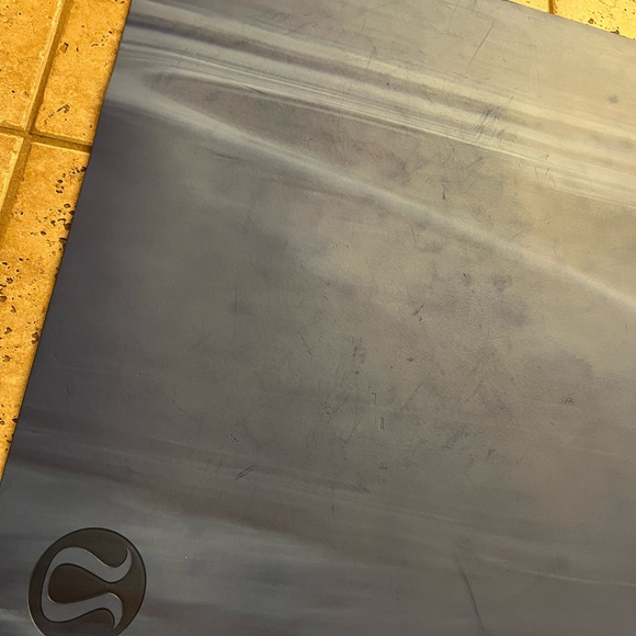 Lululemon Swirl Blue Reversible 5 mm Yoga Mat - Picture 4 of 7